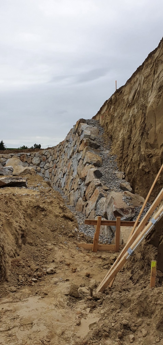 WURFSTEINMAUER