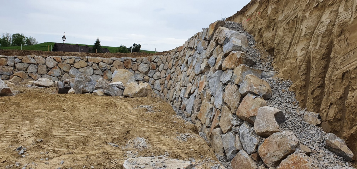 WURFSTEINMAUER