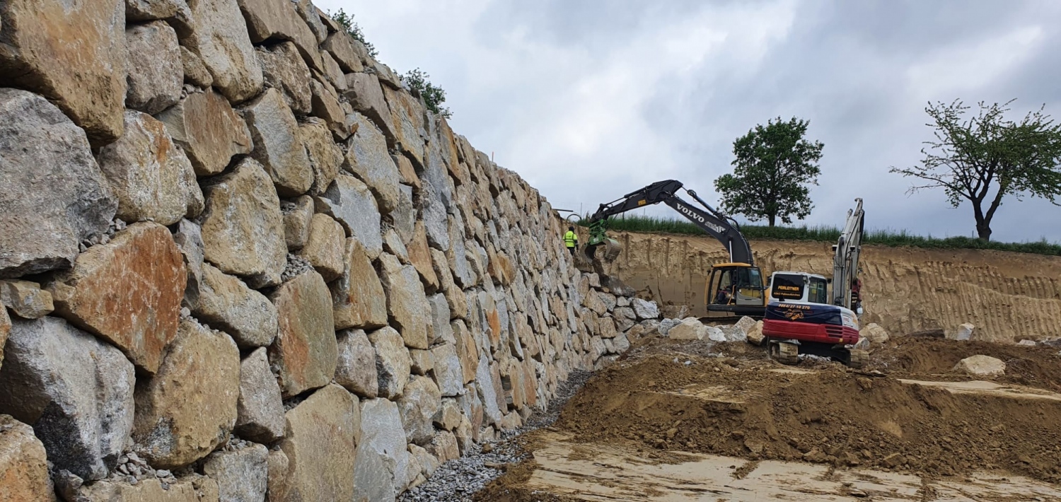 WURFSTEINMAUER