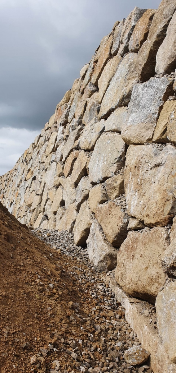 WURFSTEINMAUER