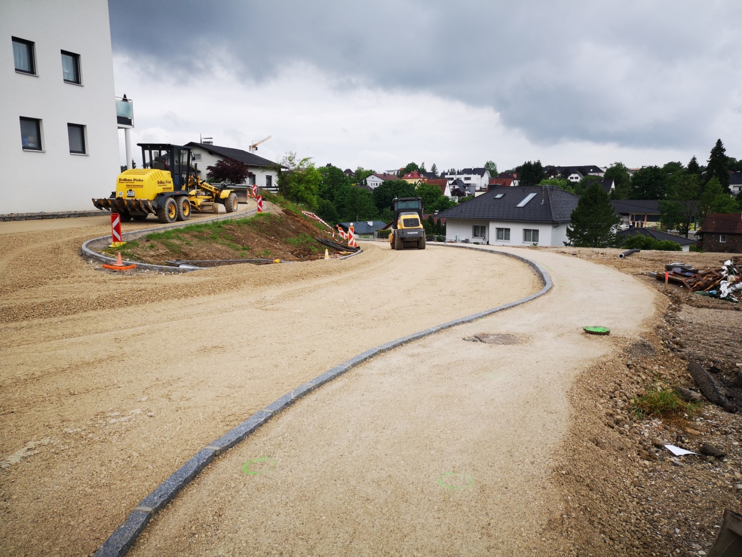 STRASSENBAU